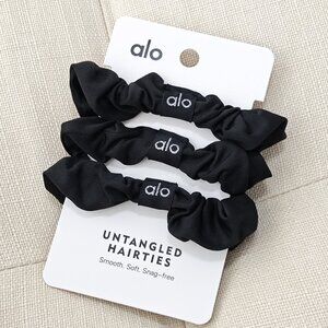 NWT Alo Yoga Fresh Mini Scrunchie 3pk Black